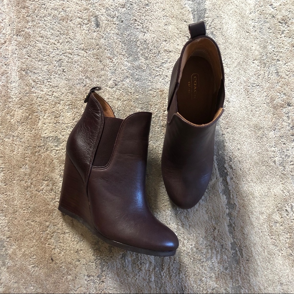 ❄️ Coach Farah Brown Leather Wedge Booties - Picture 2 of 5